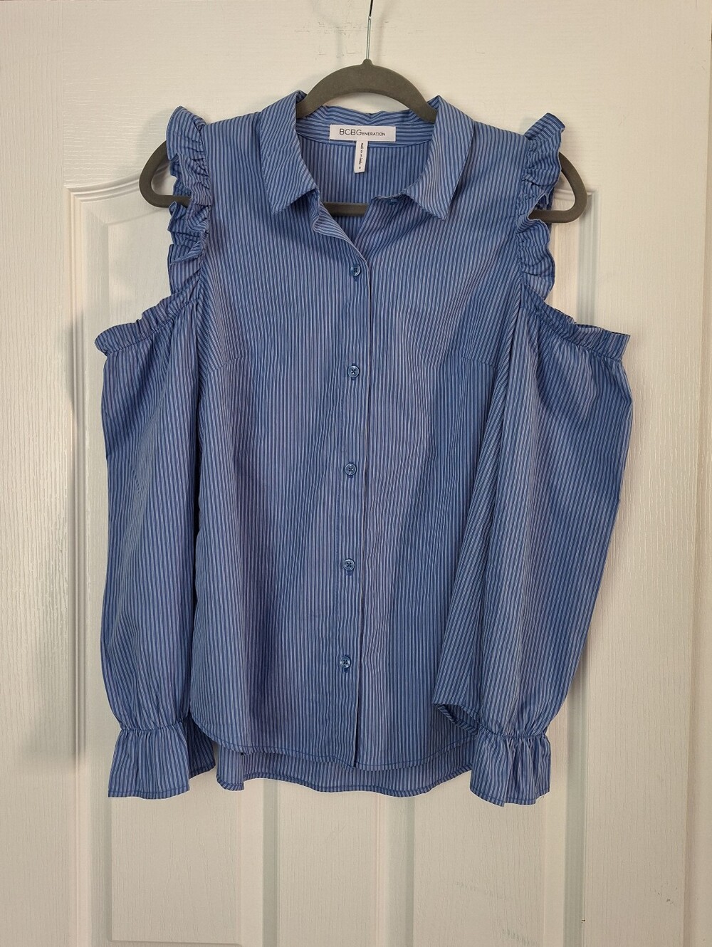 BCBGMaxAzria Blue Pinstripe Cold-Shoulder Ruffle Button-Down Blouse